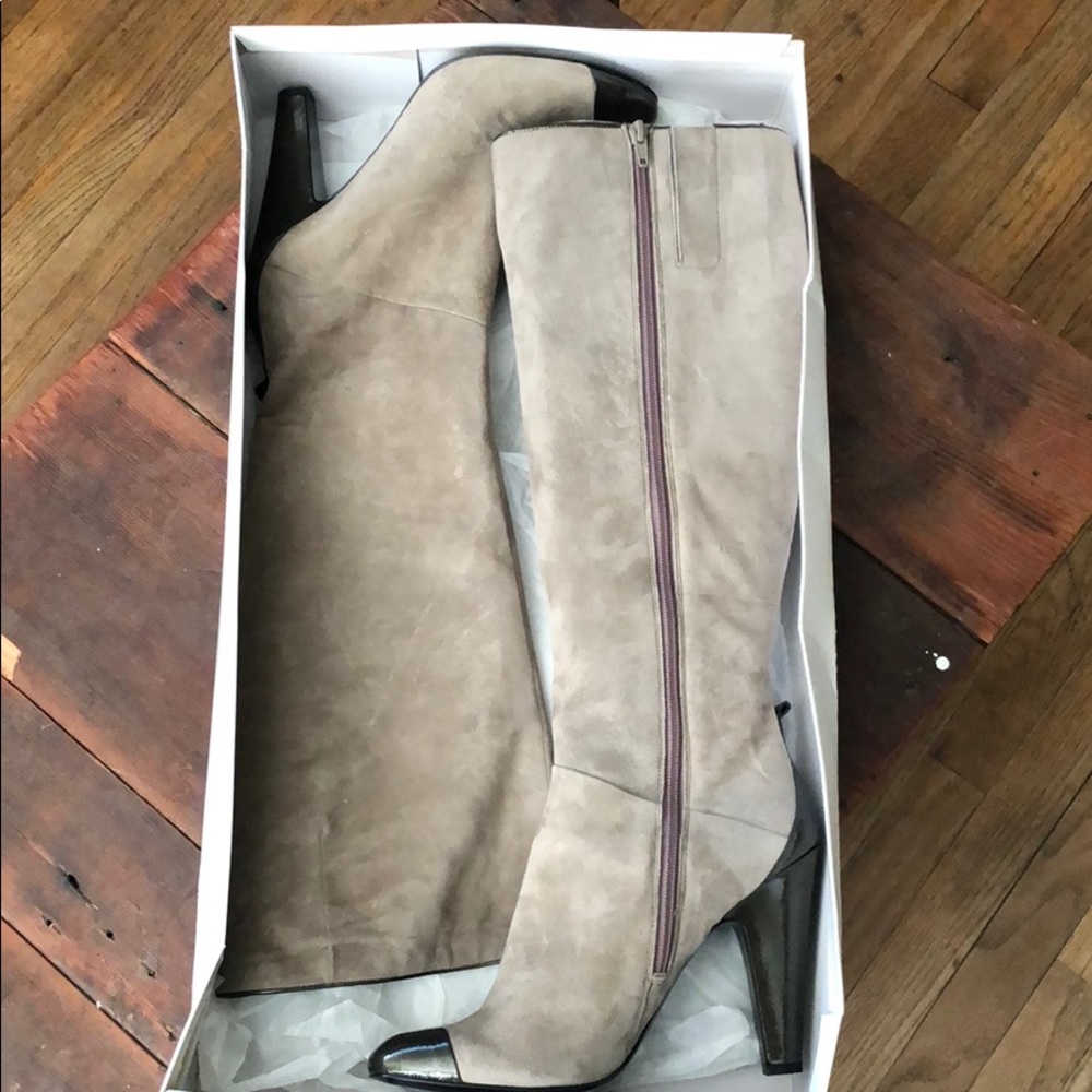 Nine West - Jemonia grey suede boots sz. 10